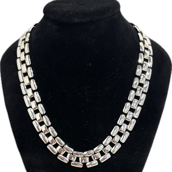 VINTAGE NAPIER JEWELRY CO. CHUNKY SILVER NECKLACE - Picture 1 of 3